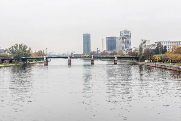 Embankment of river Main, Frankfurt am Maine, Germany — Stock Photo, Image