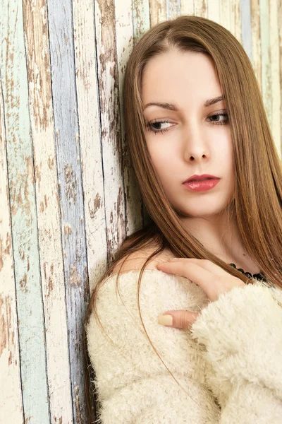 Retrato de uma bela jovem mulher — Fotografia de Stock