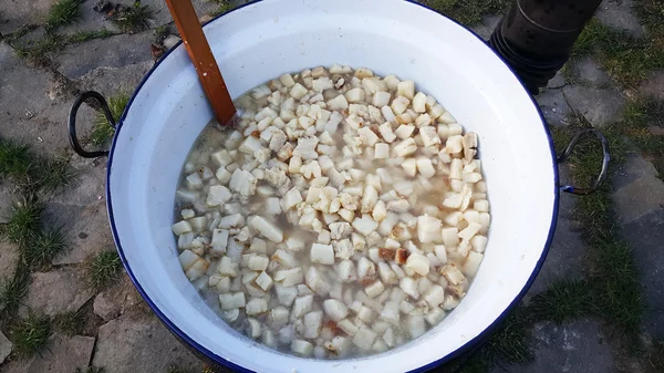 짭짤한 돼지고기 기름 찌 끼의 그릇 — 스톡 사진