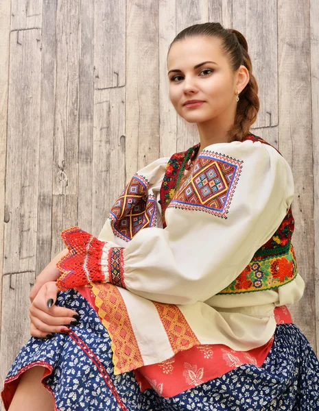 Фольклорный костюм Словакии — стоковое фото