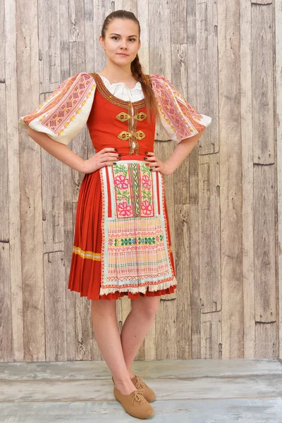 Slovakiska folklore kostym — Stockfoto