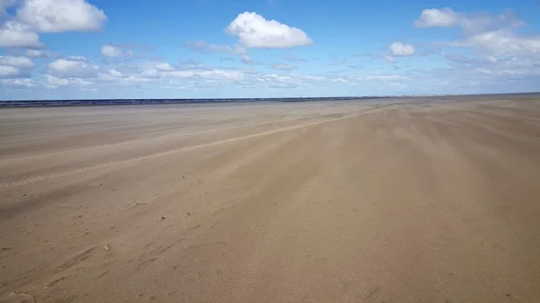 Enorme zandstranden oceaan strand — Stockfoto