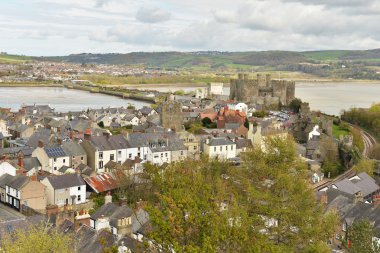 Ünlü Conwy Castle
