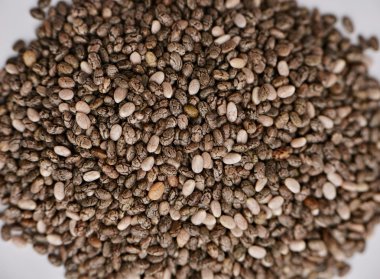 chia tohumları beyaz üzerine izole