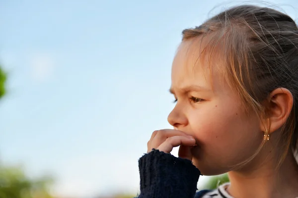 Portrait of a little girl thinking — Stock Photo, Image