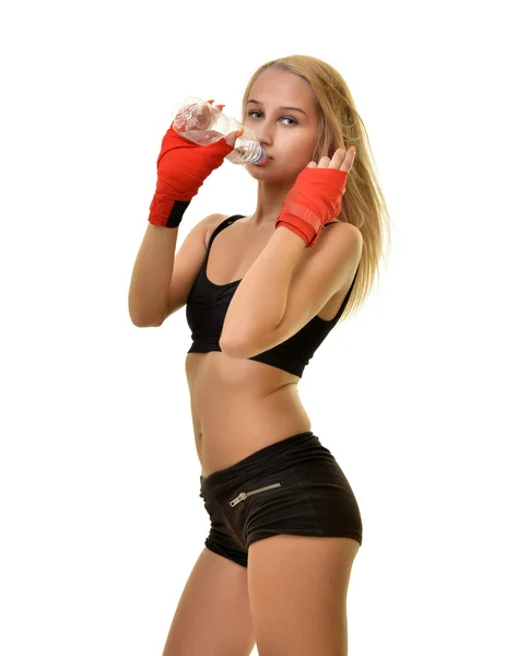 Γυμναστήριο γυναίκα πίνετε νερό — Φωτογραφία Αρχείου