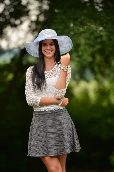 Retrato de la hermosa chica de cerca — Foto de Stock