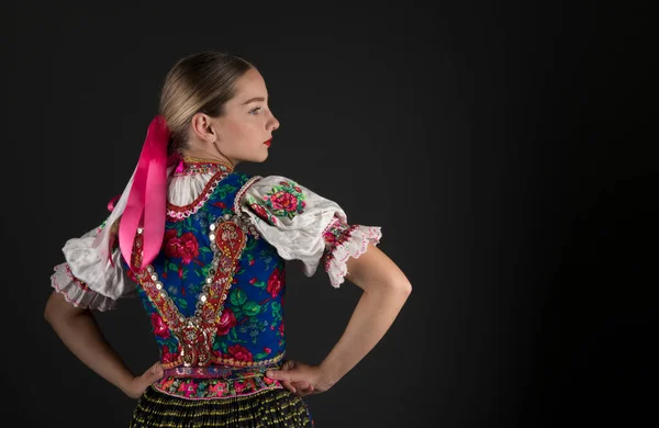 Jonge Mooie Slovak Vrouw Traditioneel Kostuum Slowaakse Folklore — Stockfoto