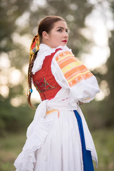 Dettaglio Del Vestito Donna Indossa Costumi Popolari Tradizionali Dell Europa — Foto Stock
