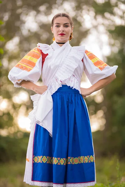 Detail Van Vrouwenjurk Draagt Traditionele Oost Europese Folk Kostuums Slowaakse — Stockfoto