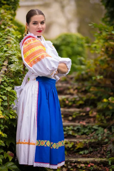 Női Ruha Részletei Hagyományos Kelet Európai Népviseletet Visel Szlovák Folklór — Stock Fotó