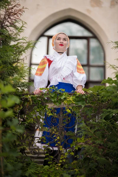 Detail Van Vrouwenjurk Draagt Traditionele Oost Europese Folk Kostuums Slowaakse — Stockfoto