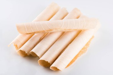 Beyaz arkaplanda izole edilmiş waffle ruloları