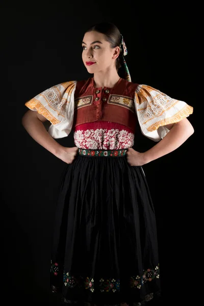 Jovem Bela Mulher Eslovaca Vestido Tradicional Folclore Eslovaco — Fotografia de Stock