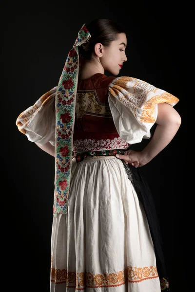 Jovem Bela Mulher Eslovaca Vestido Tradicional Folclore Eslovaco — Fotografia de Stock