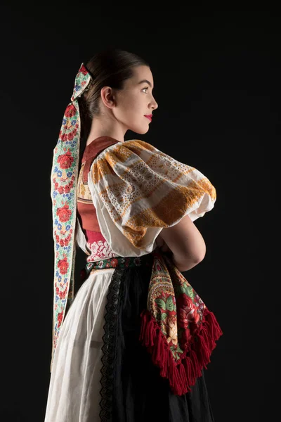 Mladá Krásná Slovenská Žena Tradičních Šatech Slovenský Folklór — Stock fotografie