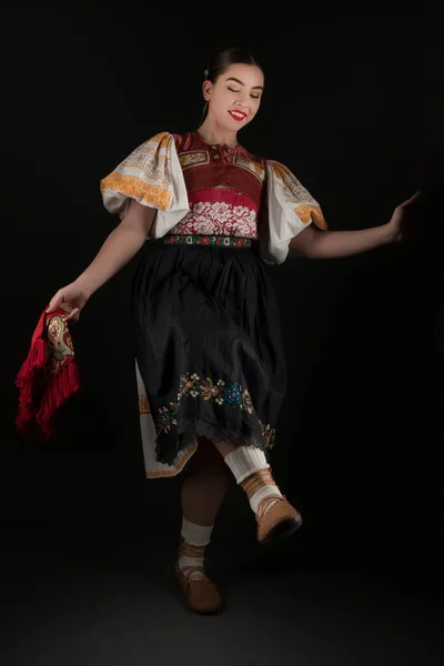 Joven Mujer Eslovaca Hermosa Vestido Tradicional Folclore Eslovaco —  Fotos de Stock