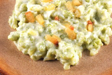 Slovak patates, koyun peynirli ıspanaklı börek..