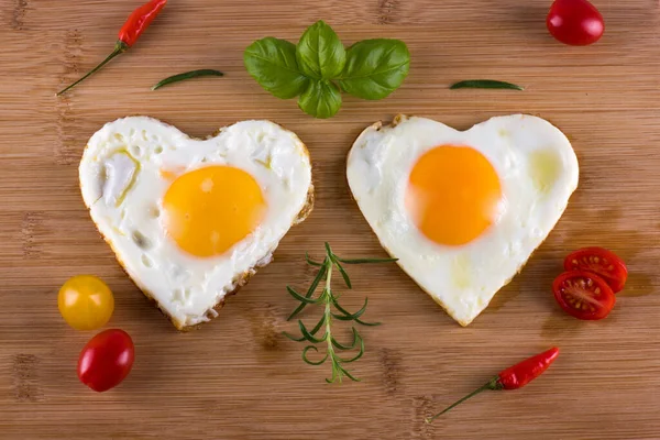 Ovos Fritos Forma Coração — Fotografia de Stock