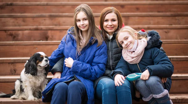 Mom Daughters Dog Sitting Wooden Staircase — Stock Photo, Image