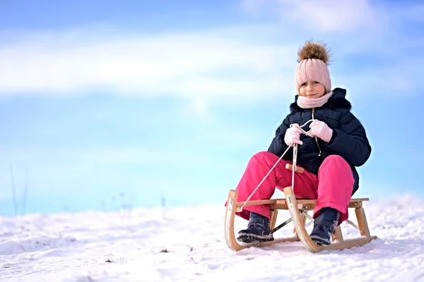 Little Girl Sled Winter — Stock Photo, Image