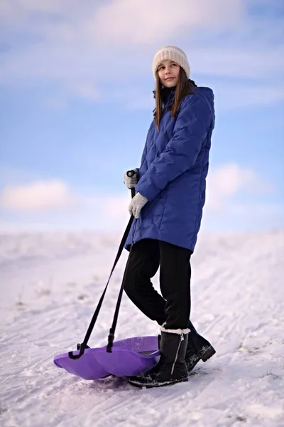 Young Girl Sled Winter — Stock Photo, Image