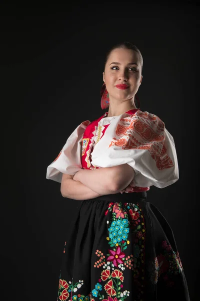 Hermosa Mujer Tradicional Eslovaco Folklore Traje —  Fotos de Stock