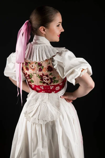 Hermosa Mujer Tradicional Eslovaco Folklore Traje —  Fotos de Stock