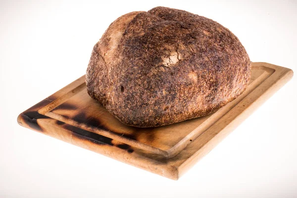 Целый Кусок Хлеба Изолированного Белом — стоковое фото