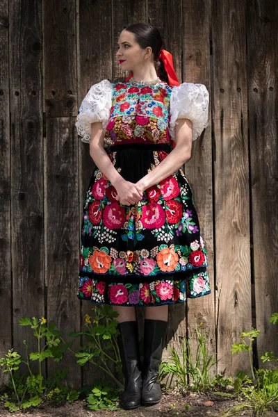 Bella Donna Costume Tradizionale Slovacco Folklore — Foto Stock