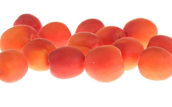 Frische Aprikosen Auf Weißem Hintergrund — Stockfoto