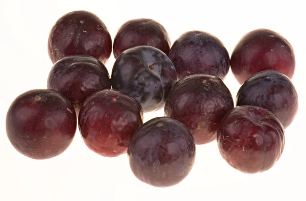 白葡萄上的成熟红葡萄 — 图库照片