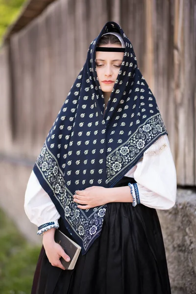 Beautiful Woman Wearing Traditional Slovak Folk Costumes — Stock Photo, Image