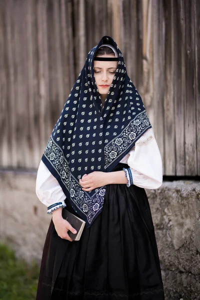 Beautiful Woman Wearing Traditional Slovak Folk Costumes — Stock Photo, Image