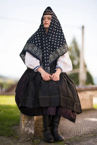 Beautiful Woman Wearing Traditional Slovak Folk Costumes — Stock Photo, Image