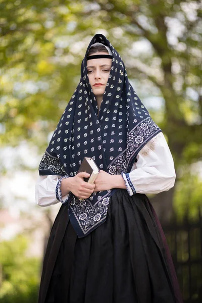 Slovak Folkloru Slovak Halk Kızı — Stok fotoğraf