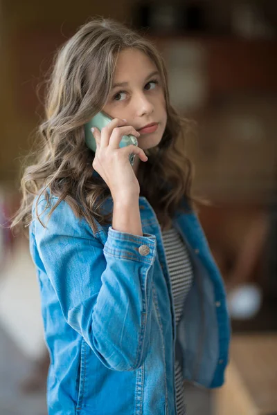 Cute Young Woman Cellphone — Stock Photo, Image