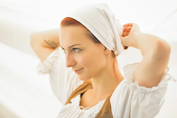 Mujer en vestido medieval —  Fotos de Stock