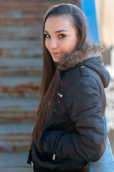 Junge schöne Frau Porträt — Stockfoto