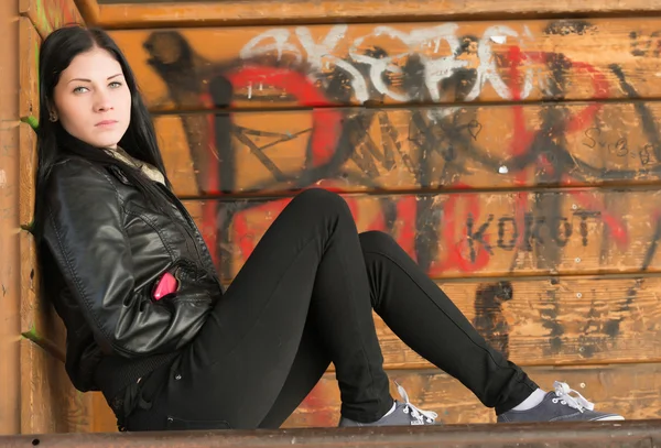 Mulher no parque de skate — Fotografia de Stock