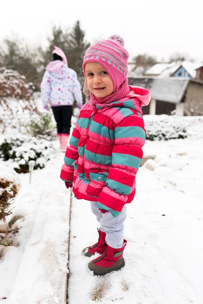 Meisje winter plezier — Stockfoto