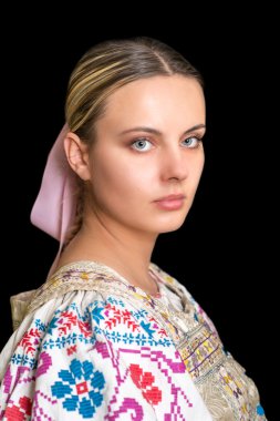 Kadın Slovakça halk kostüm