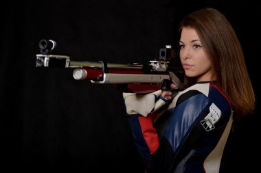 havalı tüfek ateş ile kadın eğitim spor