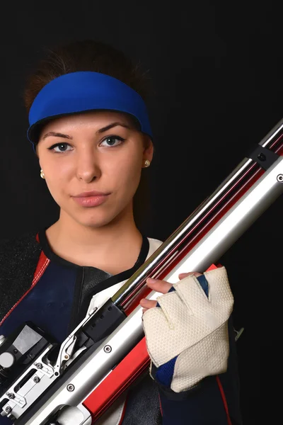 Femme entraînement sport tir avec fusil à air comprimé — Photo