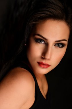 Güzel bir kadının portresi