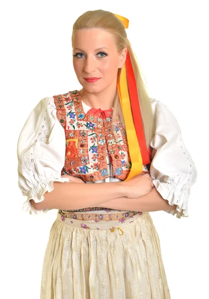 Mulher vestida com vestido folclórico eslovaco — Fotografia de Stock