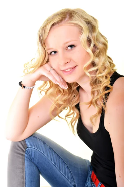 Vacker blond flicka — Stockfoto