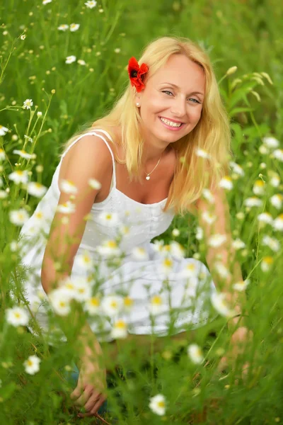 Mulher feliz grávida — Fotografia de Stock