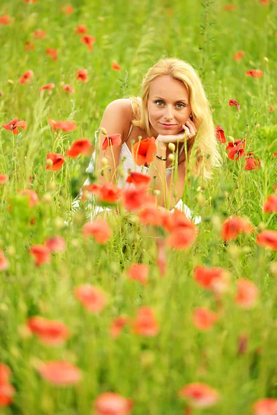 Mulher feliz grávida — Fotografia de Stock