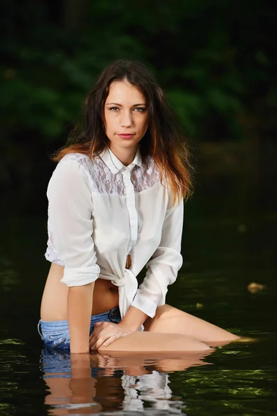 Retrato de mulher bonita — Fotografia de Stock